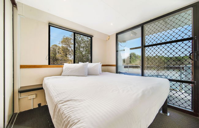 Coomera Houseboat Holidays - Foto 10