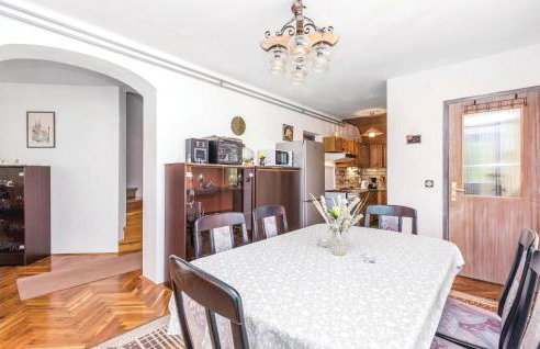 4 Bedroom Stunning Home In Plaski - Foto 4