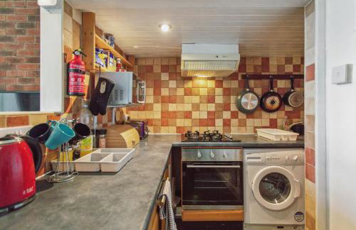 Contractors & Pets Welcome - Sleeps 1-4, less than 1 mile from M606, Ideal for Longer Stays - Foto 28