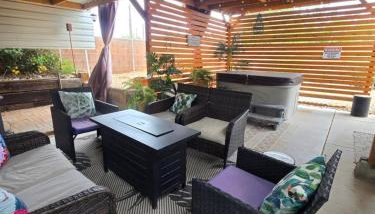 Desert Oasis With Hot Tub! - Photo 2