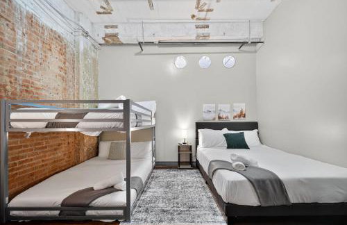 Stunning Downtown Apartment with Pool, Laundry, Parking - Foto 7