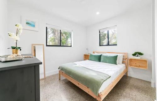 Lakefront Villa with Heated Pool Kayaks and Outdoor Fun - Foto 14