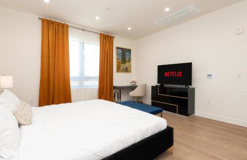 Stylish Apartments in Glendale with Free Parking - Foto 26