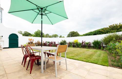 Art Deco Coastal Apartment with Private Garden - Foto 4