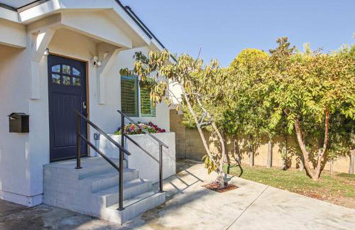 Bright & Charming 3BR Home 10 Mins from Venice Beach - Foto 1