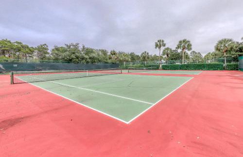 Carillon Beach condo with WiFi balcony pool and beach access - Foto 12