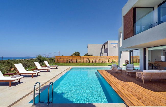 Sea View 4 Bedroom Villa With a Heated Pool - Foto 24