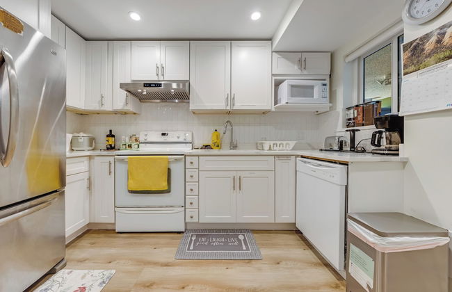 Quite House near Vancouver Airport - Photo 27