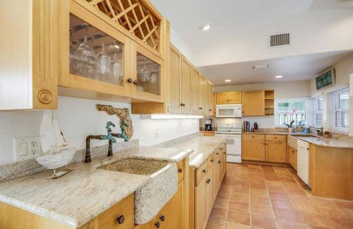 Family retreat at the beach - direct oceanfront! - Foto 32