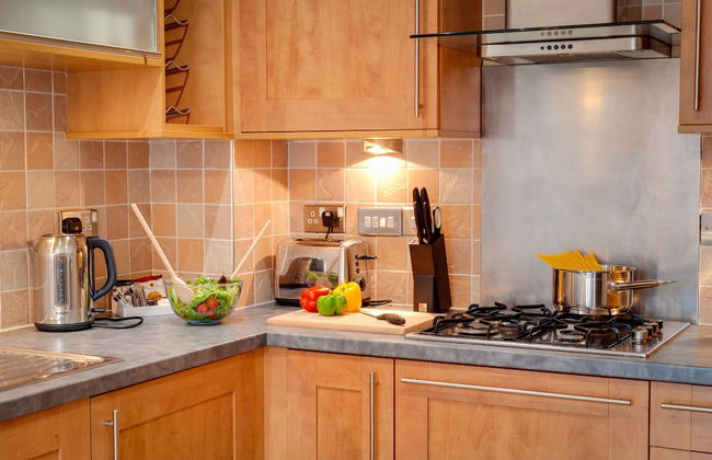 Base Serviced Apartments - The Docks - Photo 20