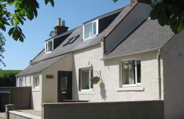 Eastwood Cottage - Photo 1