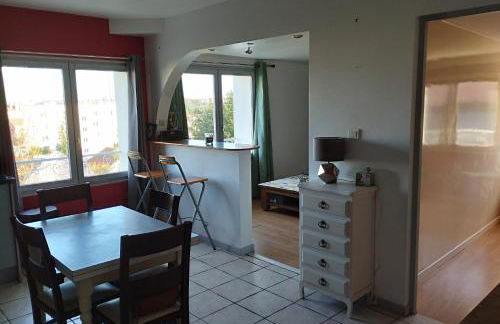 T2 rénové avec parking privé à proximité de LYON - Foto 5