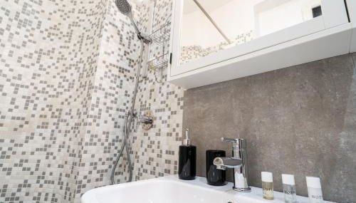 Metro18Dic - Stazione Porta Susa - Grazioso Bilocale - Foto 2, Shower