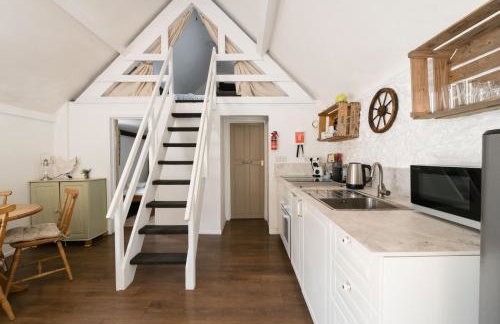 Snug Cotswolds Farm Cottage - The Henloft - Foto 41