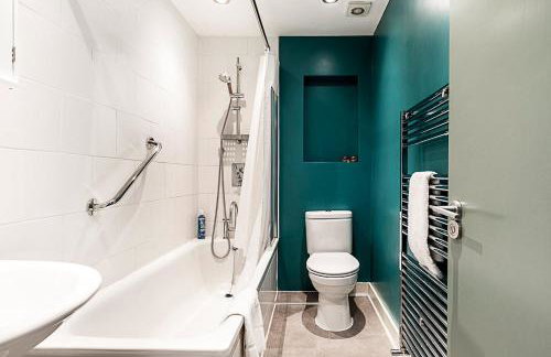 Stylish West Kensington Flat with Character - Foto 19
