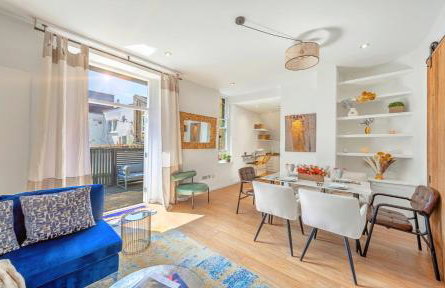 INTERIOR-DESIGN Apartment with HUGE Terrace - Photo 17