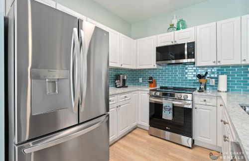 ON Flagler Avenue! Dog Friendly with Balcony and Parking Walk to the Beach! - Foto 15