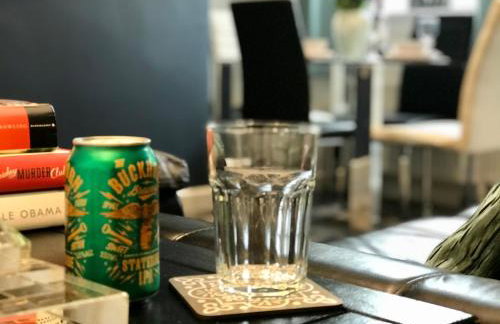 Stylish 3 Bedroom House Only 5 Mins From M6/m58 - Foto 45