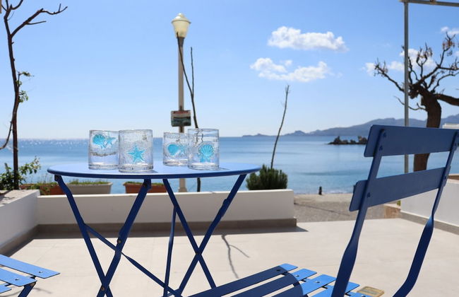 Charaki Escape Chic Seafront Studio - Foto 13