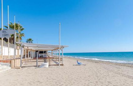 Exquisite and Modern villa near beach with Heated pool! - Foto 77