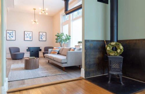 Gorgeous 5BR Storefront Home ABODEbucks - Foto 16