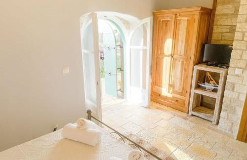 'Perithyron', Konstantina's House, Old Perithia - An Authentic stone Retreat in Corfu's most Historic Village - Photo 23