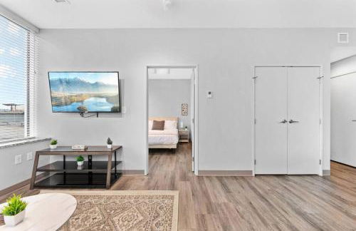 Near DT & CLE Clinic Queen Bed Wi-Fi Parking - Foto 7