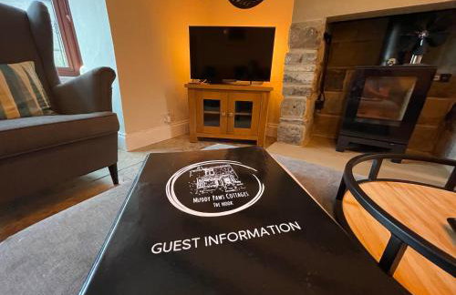 Muddy Paws Cottages - The Nook - Photo 44