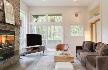 Secluded Modern Enclosed Patio Forest Views Woodland Zen by AvantStay - Foto 12