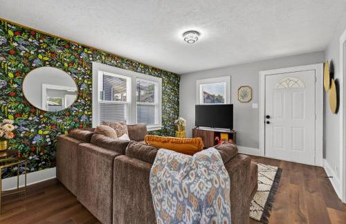 Cozy 4BD - Backyard Retreat - 3mins to Notre Dame - Foto 31