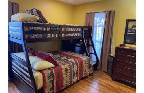 StockYards!-1 block away ! Cowboy Cottage sleeps 9 - Foto 34