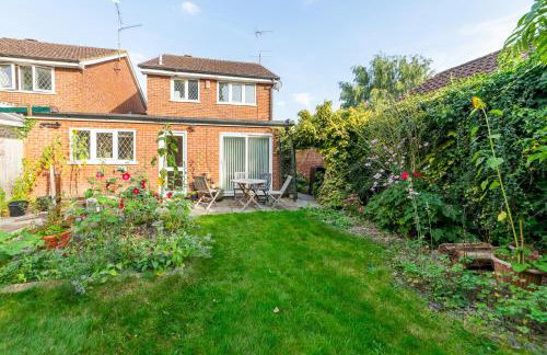 Cosy 3 Bedroom House near River Thames - Pass the Keys - Photo 32