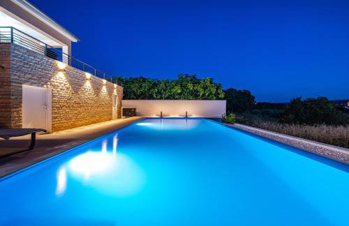 Villa Matea - heated pool, peace, view - Photo 15