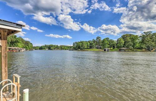 Lakefront Retreat with Deep Water and Great Views! - Foto 38