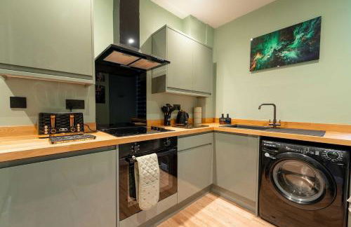 High Street Hideaway - Photo 13