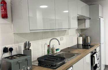 West Hampstead 3BR - with Fast WiFi - Sofa Bed & Workstation - Foto 22