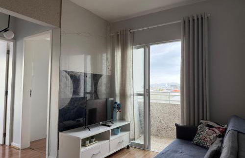 Lindo apartamento completo e com garagem coberta - Foto 3