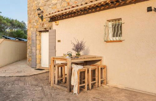 Villa La Genestière - Familienoase und Golfertraum mit Infinity-Pool und 180-Grad-Panoramablick bis zum Meer - Foto 34