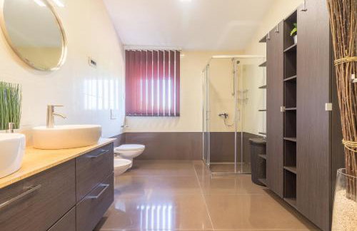 Superb villa Maxima with private pool, sauna, jacuzzi, playground for up to 18 persons, extra pool heating available - Foto 29