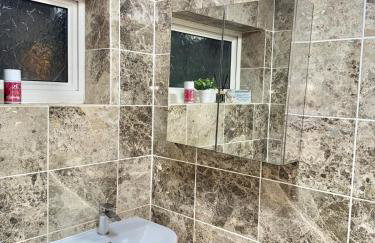 Cozy Two Bedroom in Welling - Photo 9