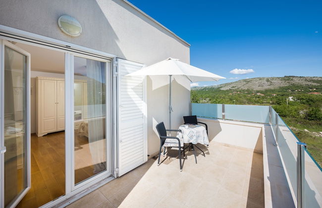 Stunning Villa Sofia With Heated Pool IN Split Hinterland - Foto 34