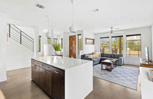 Walk to Restaurants & Entertainment on East Side - Foto 16