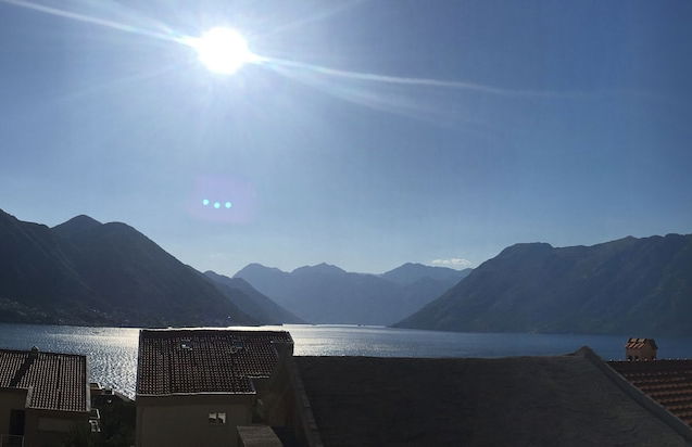 2 Beds, Fjord Panorama and Pool in Dobrota - Foto 1