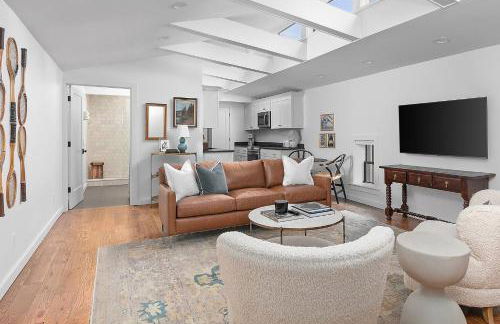 Modern Loft | Parking Included, Walk to Downtown - Foto 6