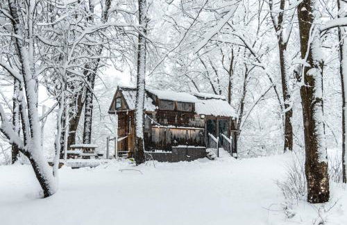 Caboose Tiny Home on river with hot tub near Stowe - Foto 42