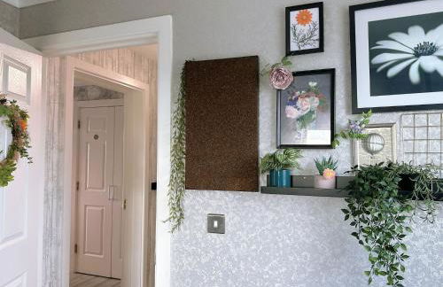 Comfy Stylish Unit Near Canary Wharf l Top Floor Ideal for Business and Leisure Privacy l No Minimum Stay I - Photo 11