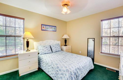 Theater and Game Room at Trenton Area Home - Foto 20