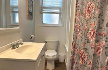 Stunning 3BR-Private Entrance-Renovated-Near City - Foto 28