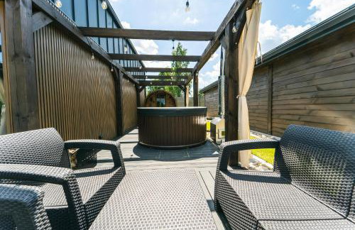 VILLAGE RESORT Sauna & Jacuzzi & Netflix - Photo 19