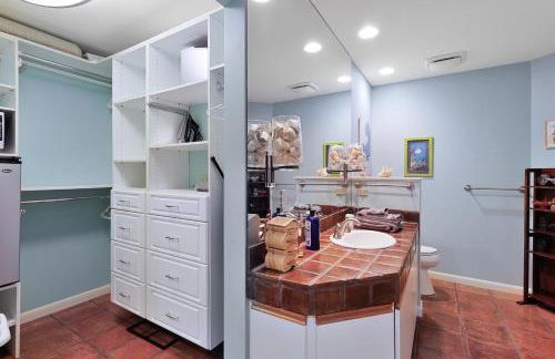 Beach Paradise Getaway - 200ft from Beach! - Foto 21